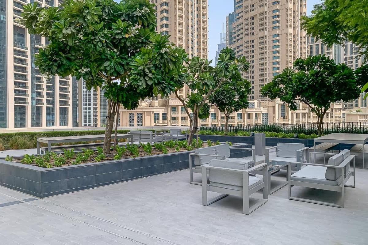 Frank Porter - Boulevard Crescent Dubai Exterior foto